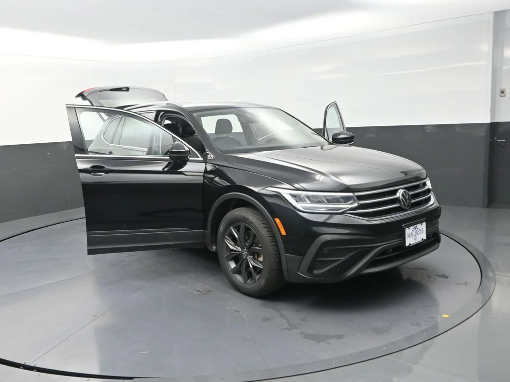 Used 2023 Black Volkswagen 2.0T SE image 29