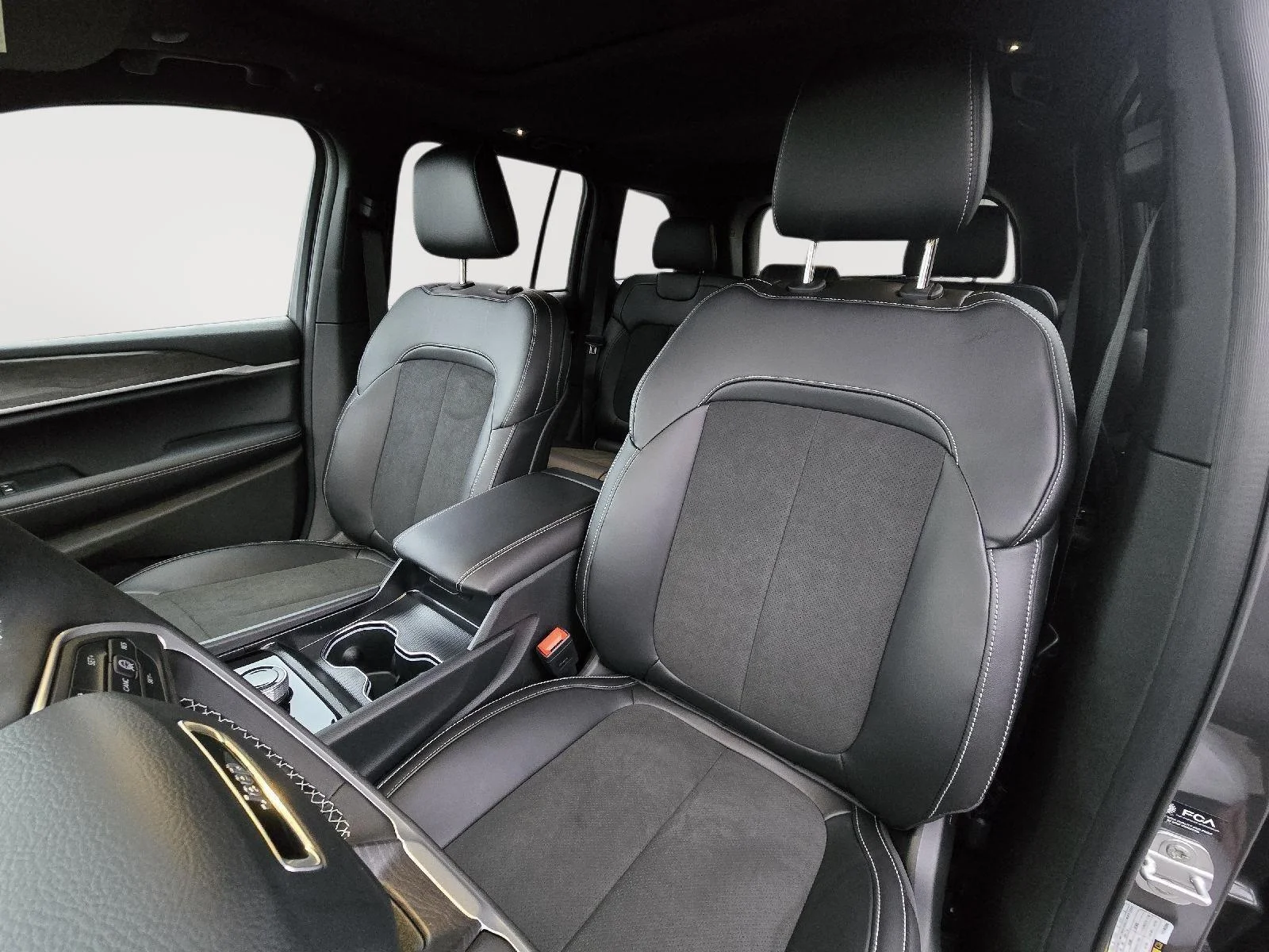 2026 Jeep Grand Cherokee Laredo - Photo 14