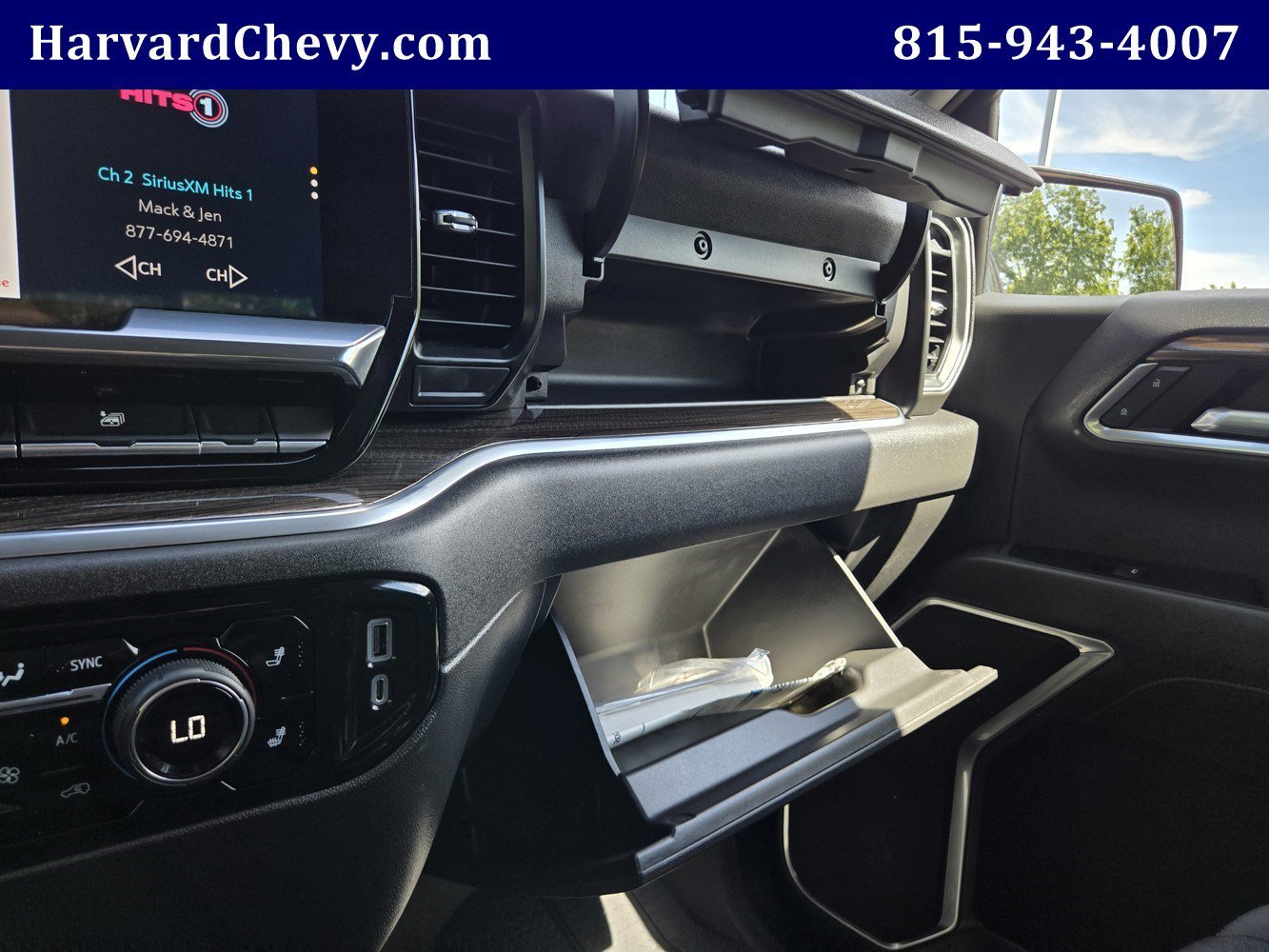 2022 Chevrolet Silverado 1500 LT - Photo 12
