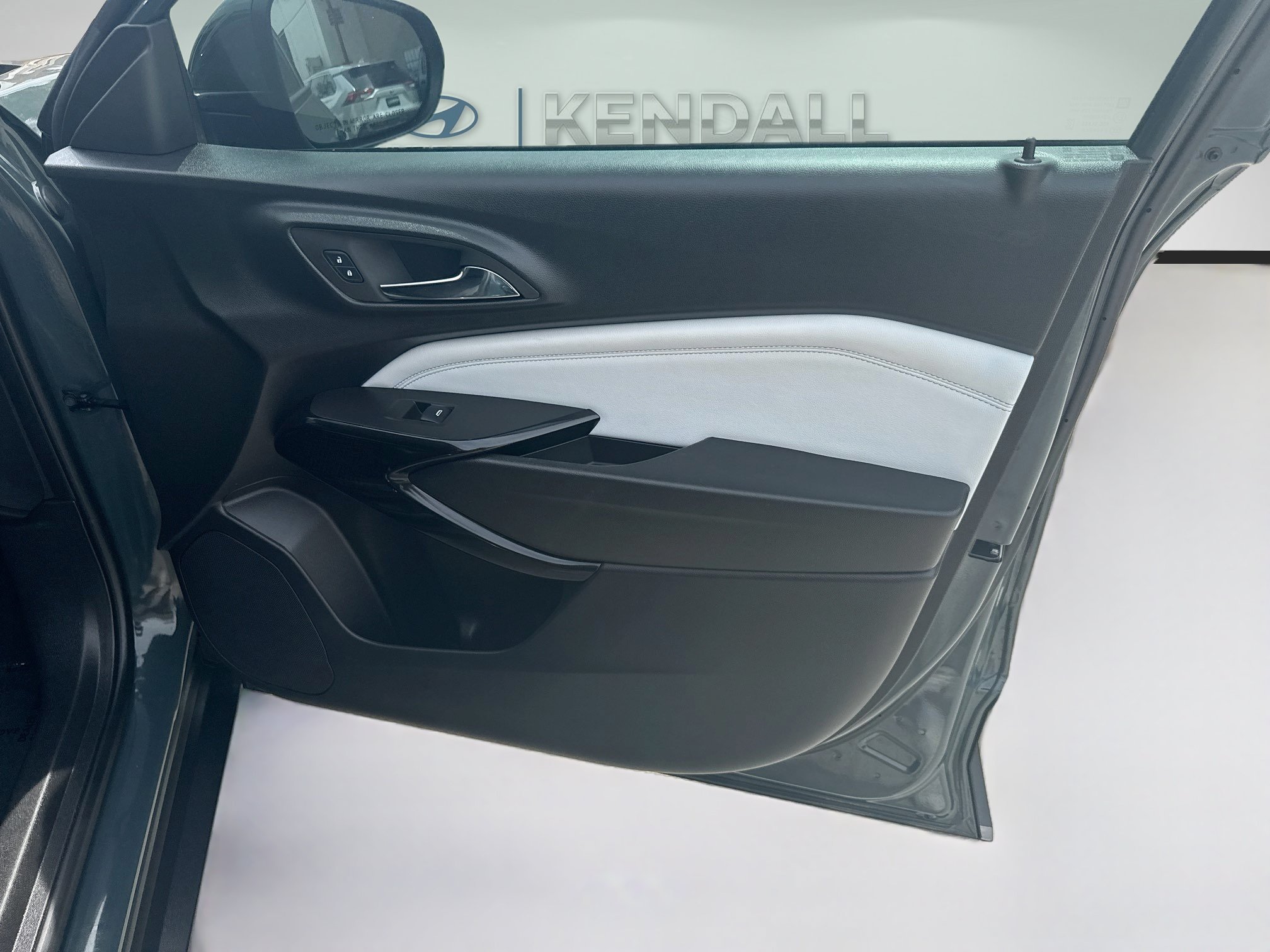 2025 Chevrolet Trax LT - Photo 30