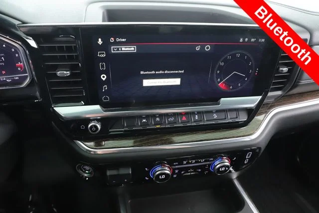 Used 2025 White GMC Elevation image 23