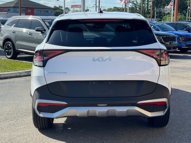 Used 2023 White Kia EX image 4