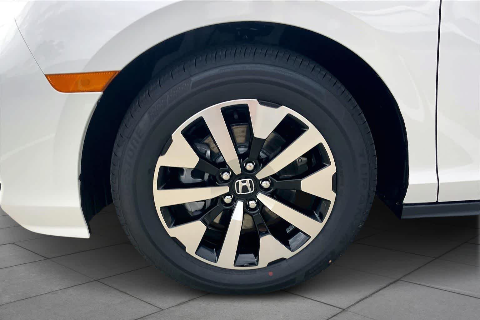 New 2026 Platinum White Pearl Honda EX-L image 12