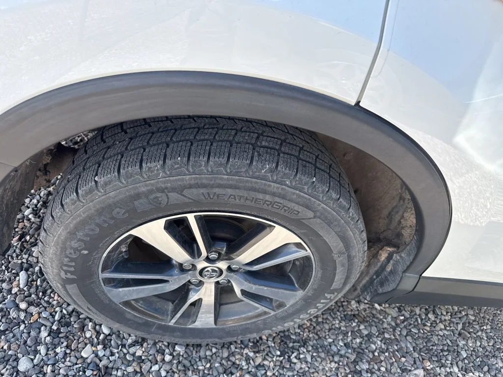 Certified Used 2018 White Toyota XLE image 20