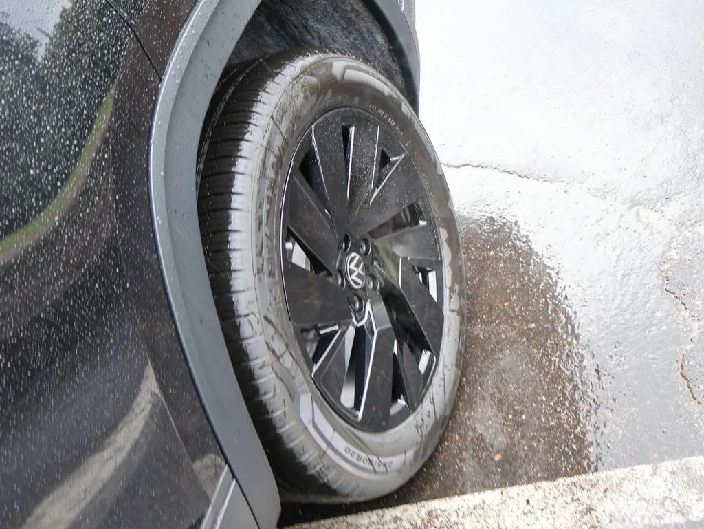 New 2026 Black Volkswagen 2.0T SE w/Technology image 34