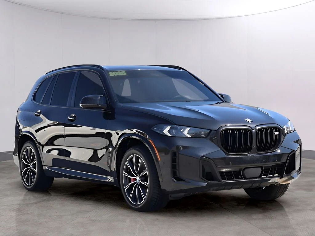Used 2025 Black BMW M60i image 3