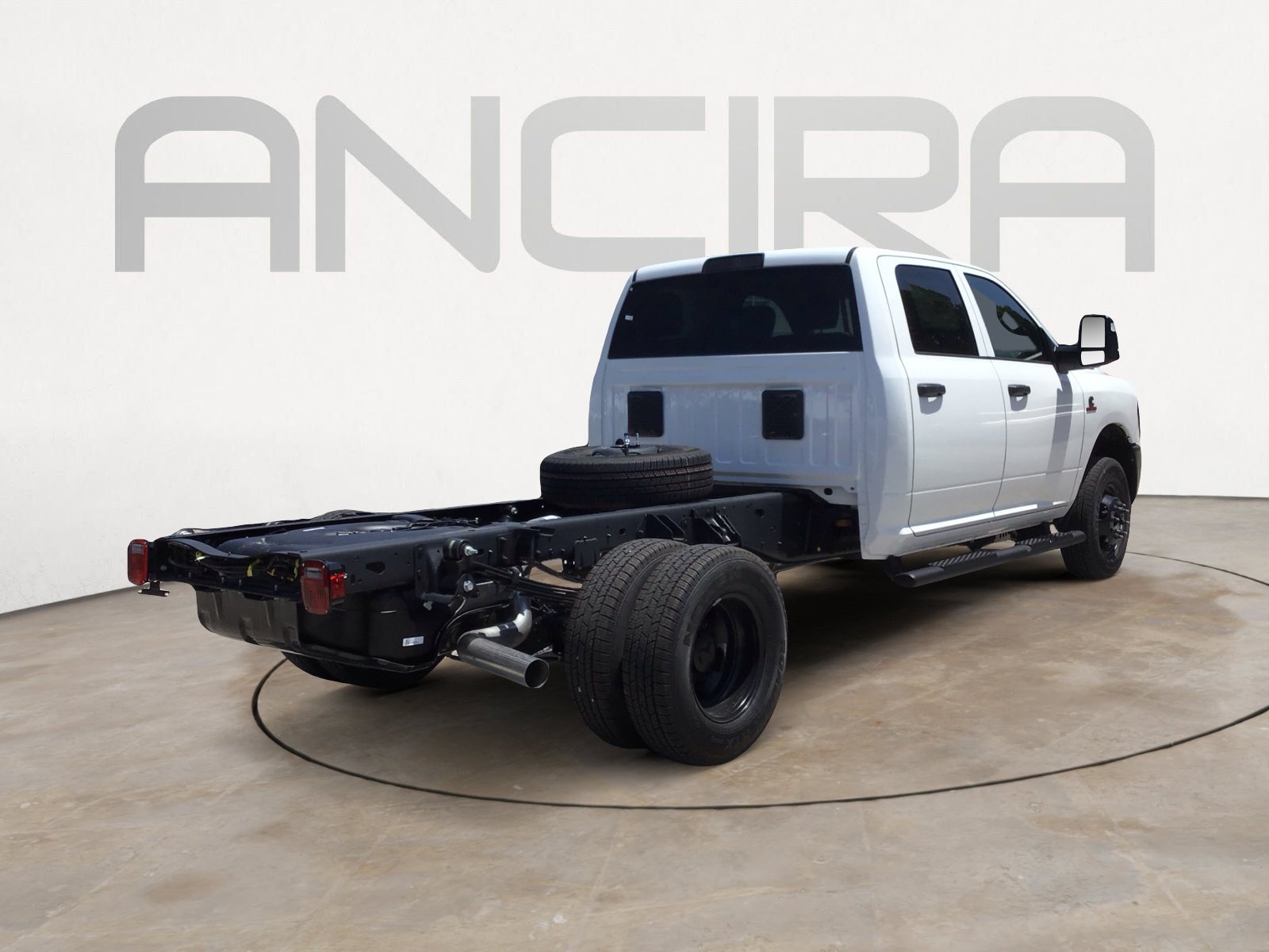 New 2026 Bright White Clearcoat RAM Tradesman image 10