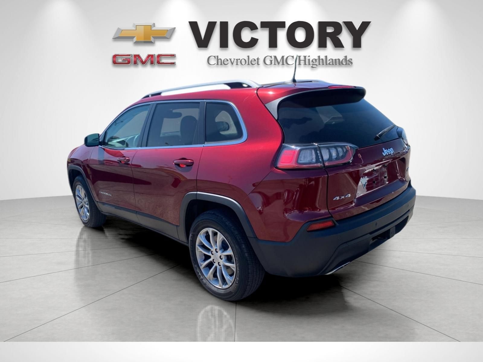 Used 2021 Red Jeep Latitude Lux image 5