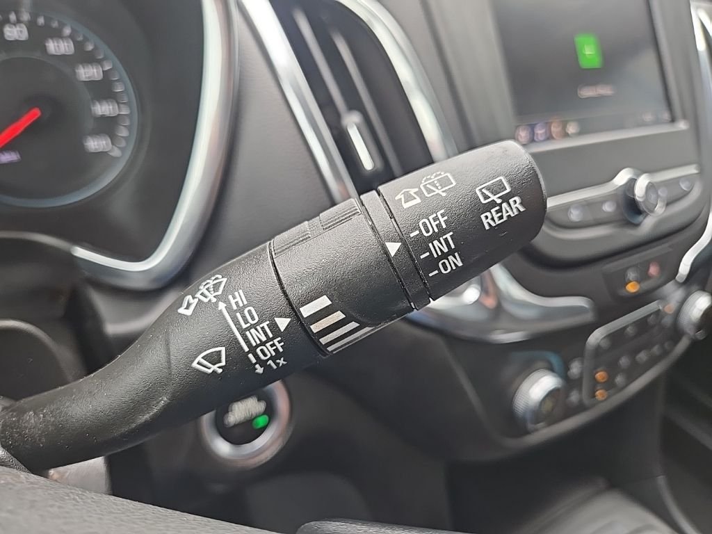 Used 2024 White Chevrolet LT image 45