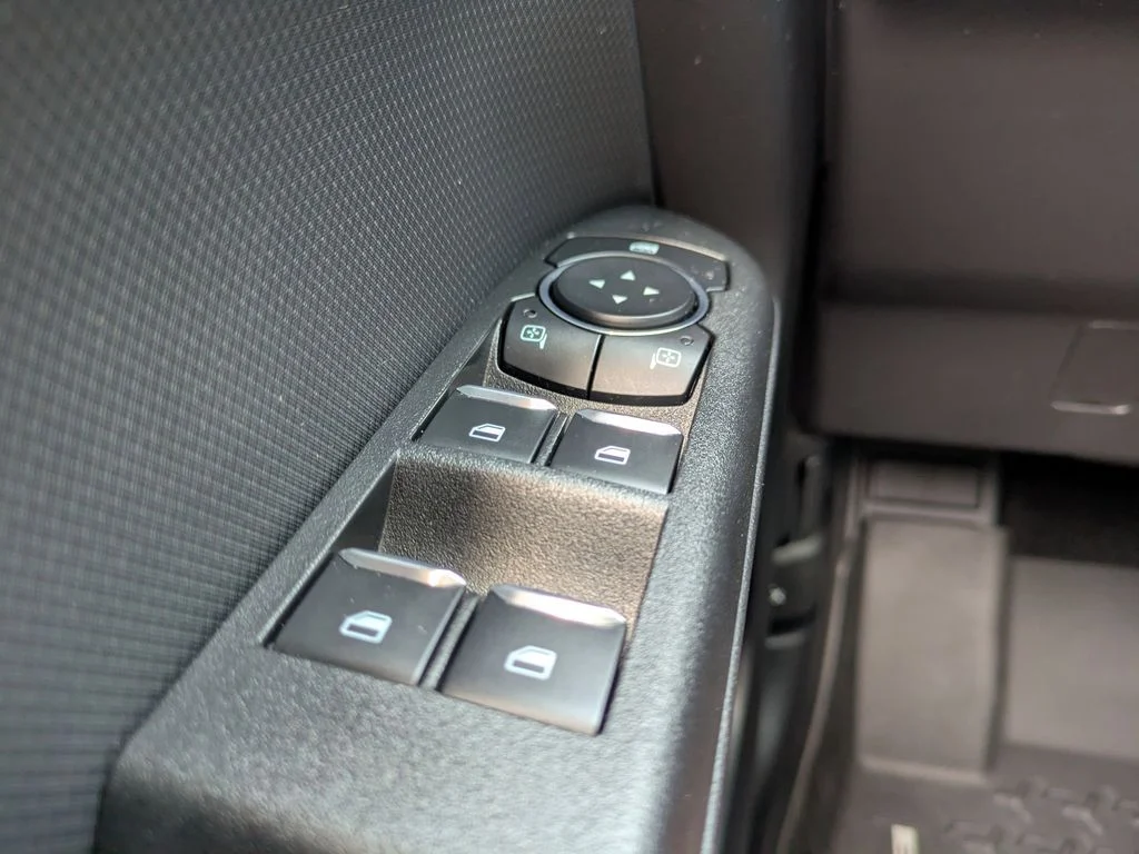 Used 2025 Azure Gray Metallic Ford Outer Banks image 28