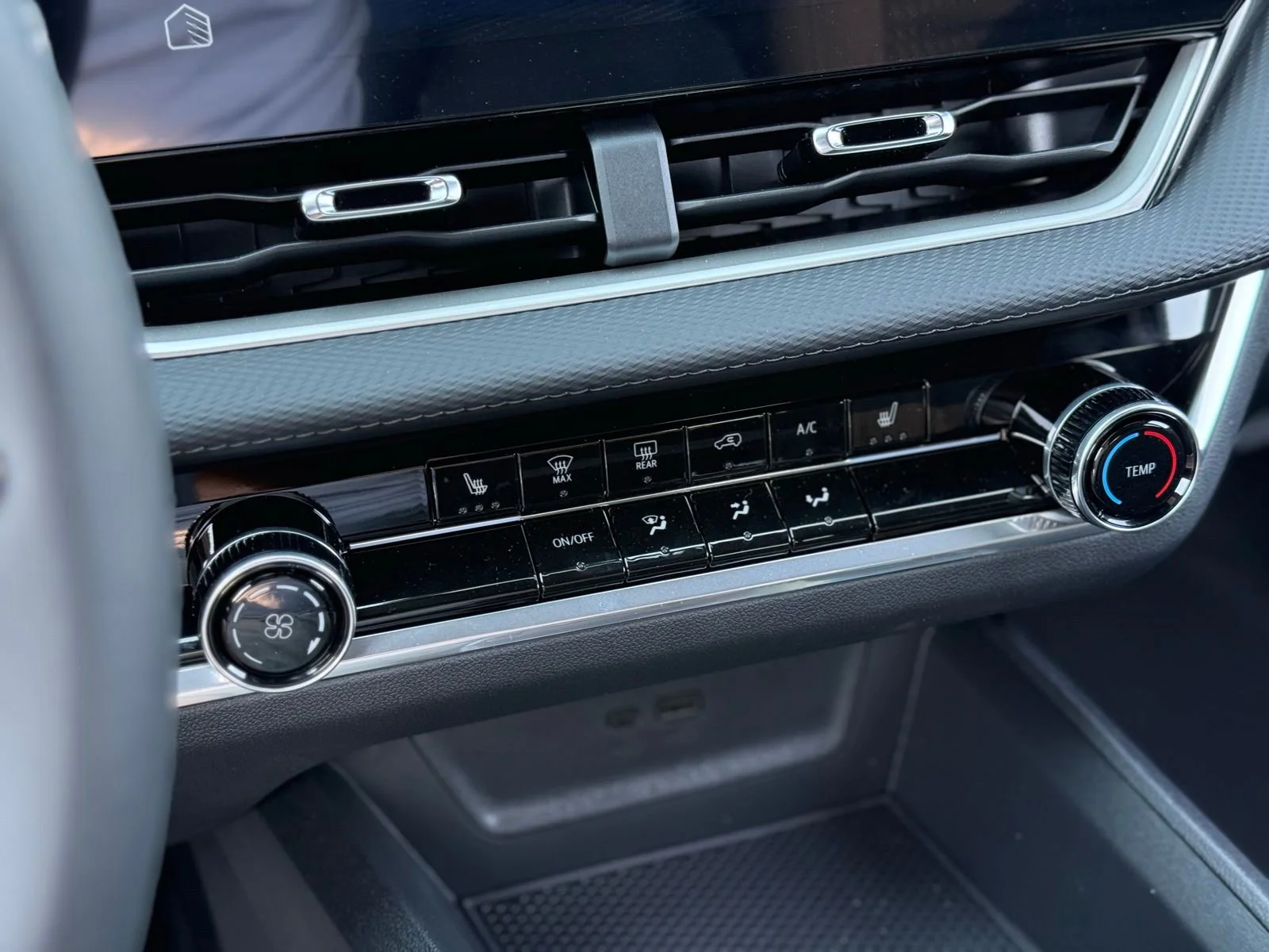 2026 Chevrolet Equinox LT - Photo 25