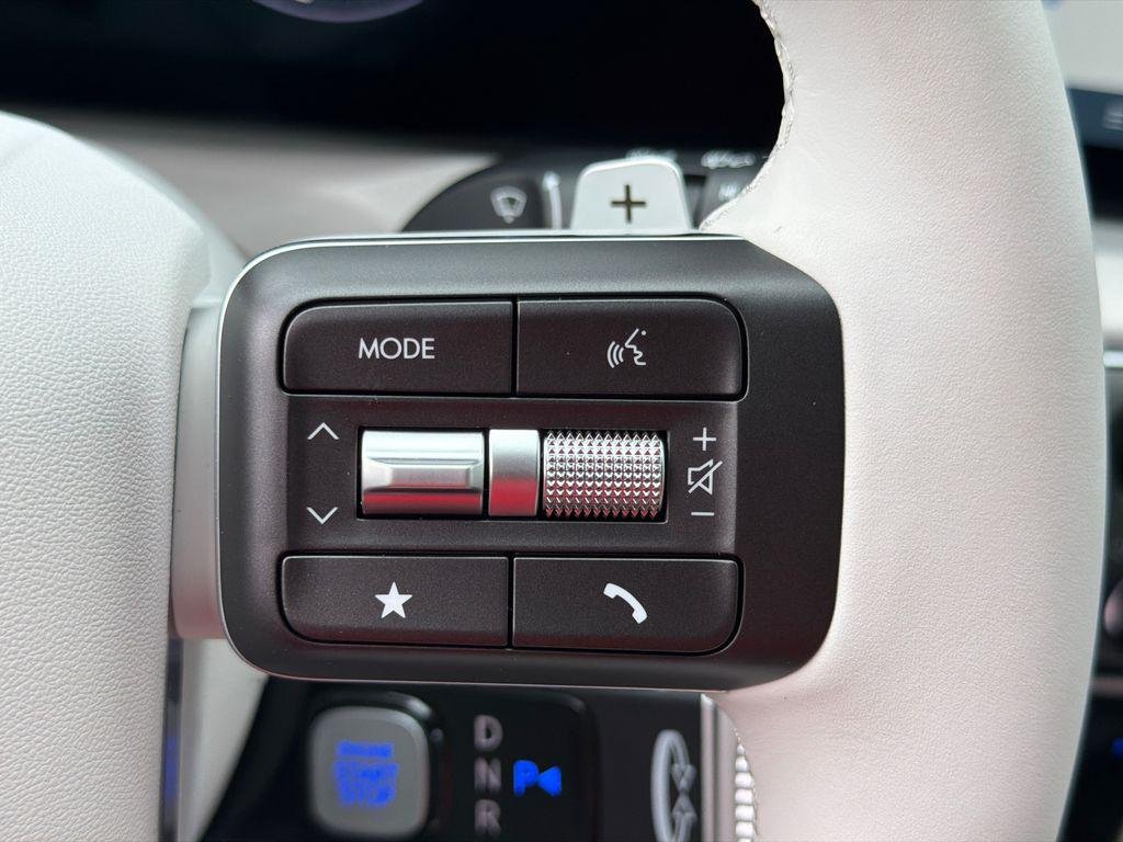 New 2026 Black Hyundai SE FWD image 25
