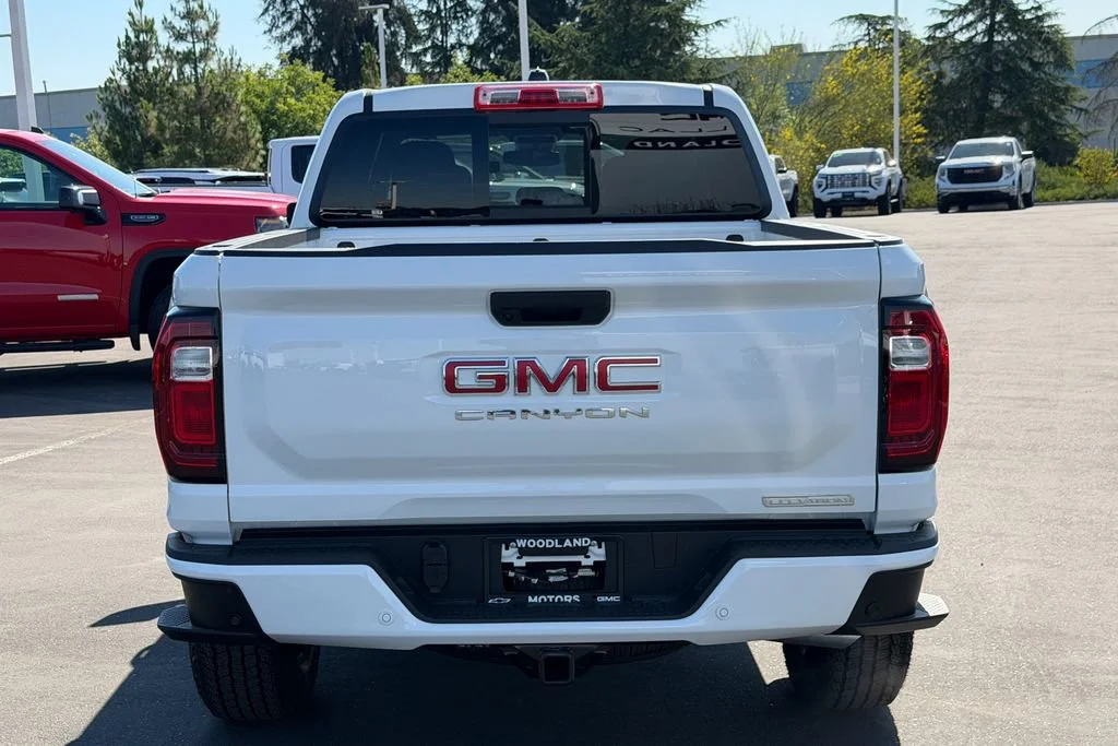 New 2026 Summit White GMC Elevation image 9