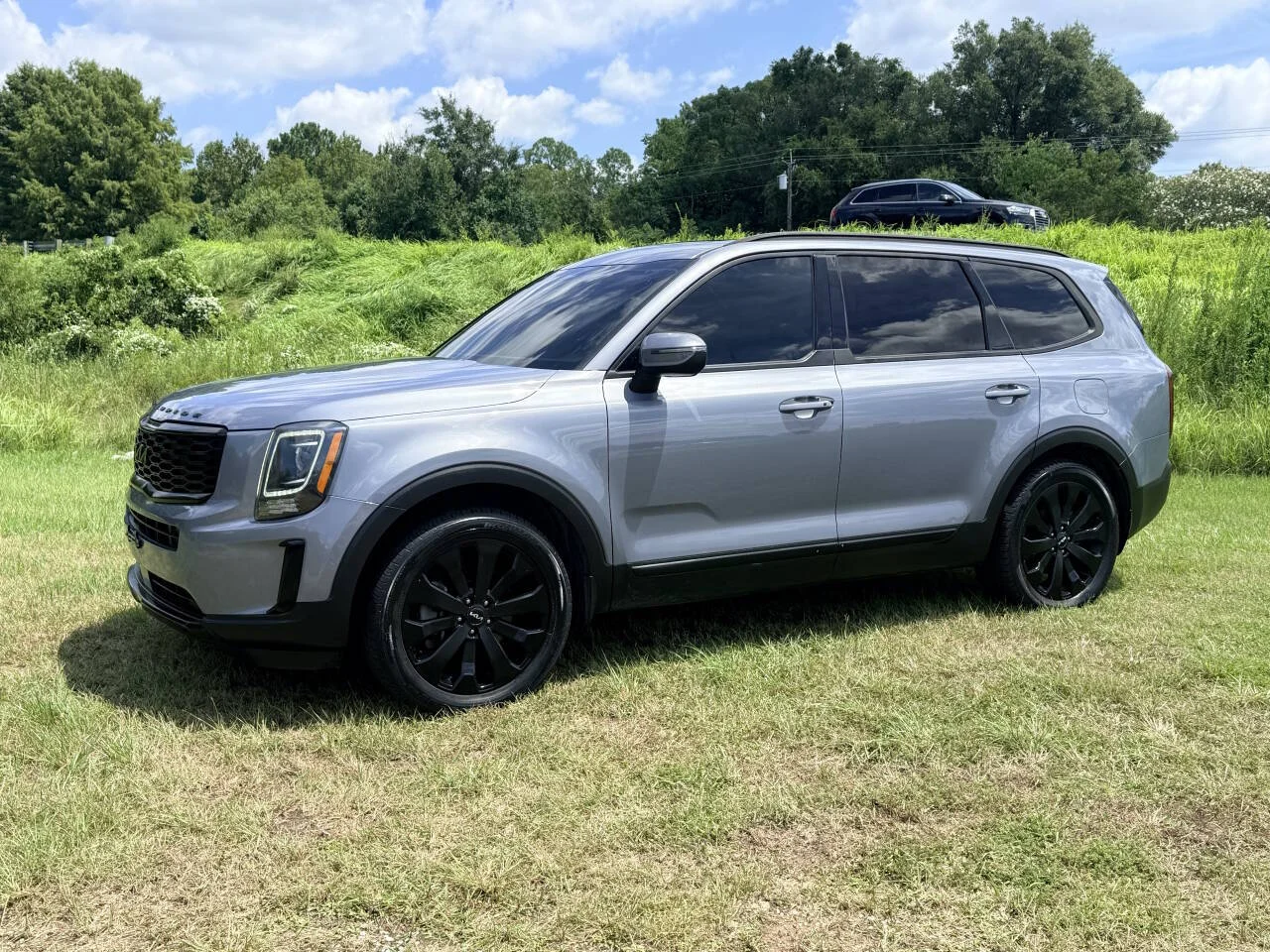 Used 2022 Gray Kia S 4dr SUV image 1