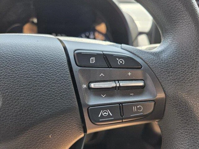Used 2022 Ultra Black Hyundai SEL image 15