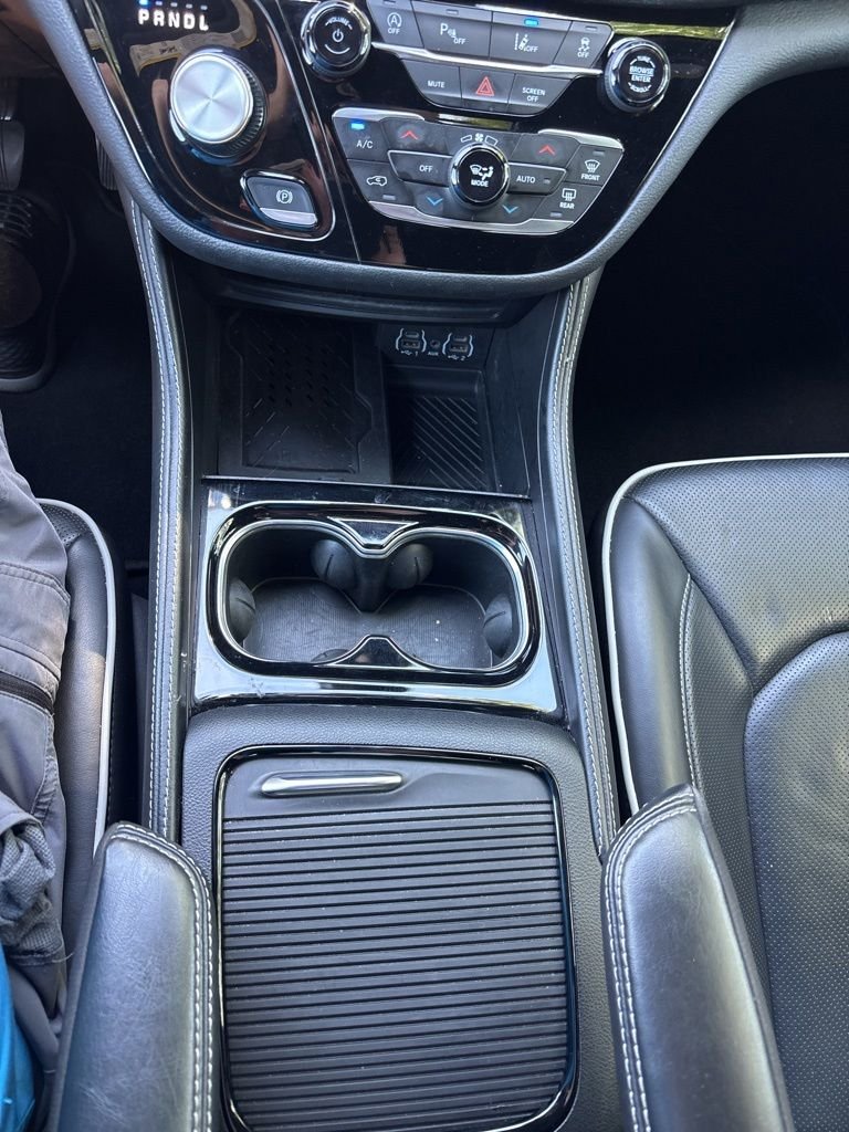 Used 2025 Blue Chrysler Limited image 19
