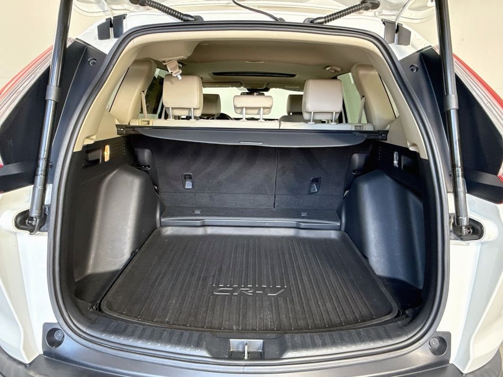 Used 2018 White Diamond Pearl Honda EX-L image 27