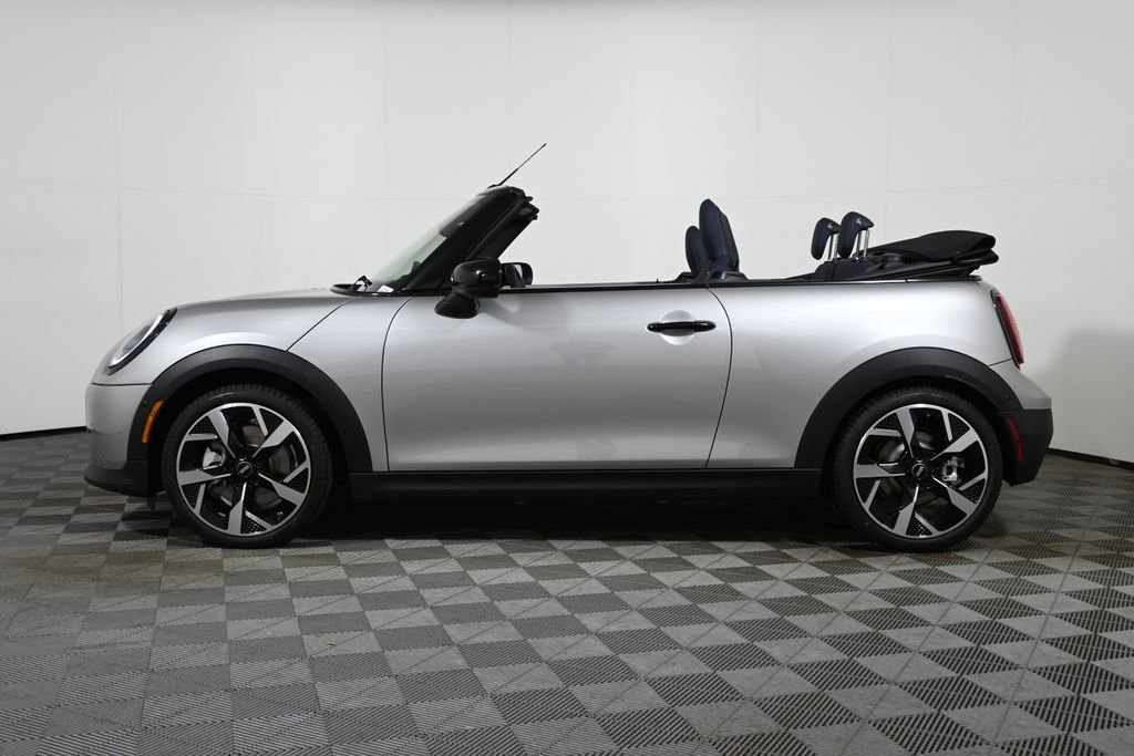 New 2026 Silver MINI Signature Plus image 10