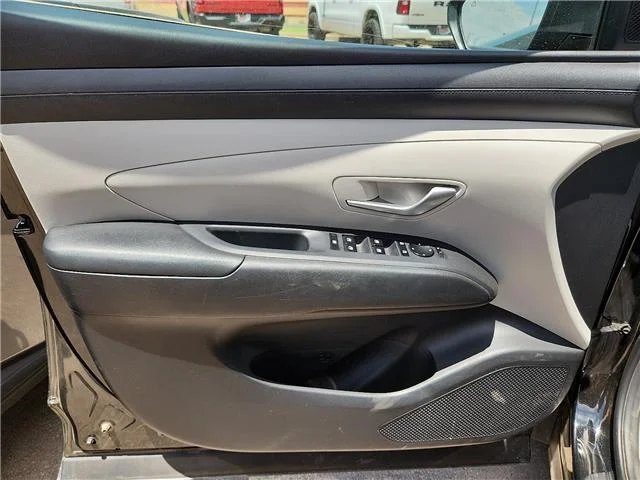 Used 2025 Black Hyundai SEL image 11