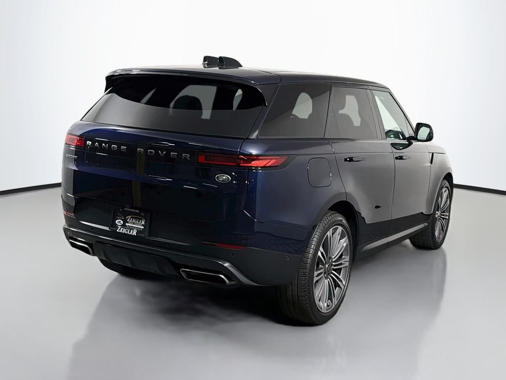 Used 2023 Portofino Blue Metallic Land Rover SE image 5