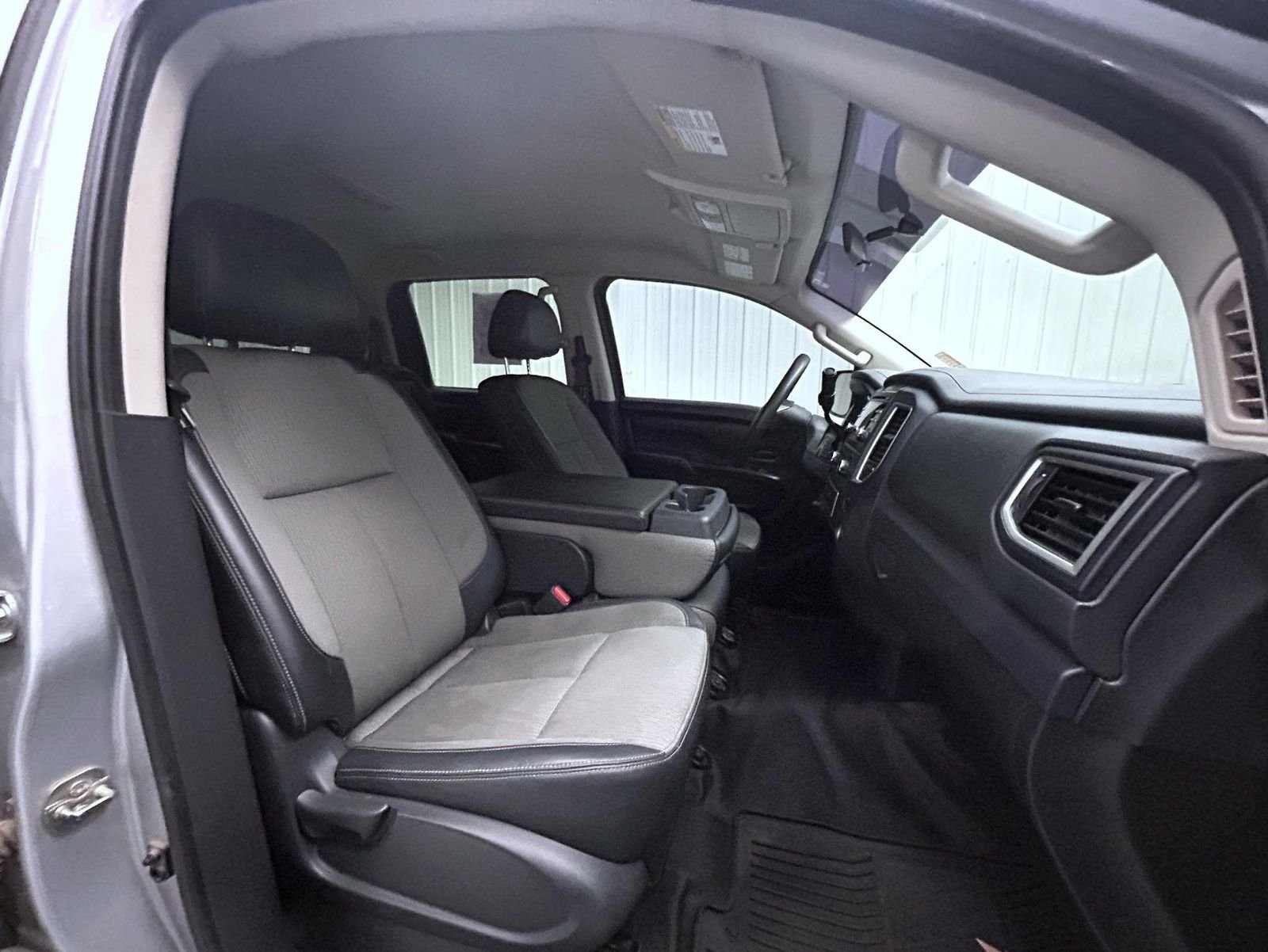 Used 2017 Silver Nissan S image 16