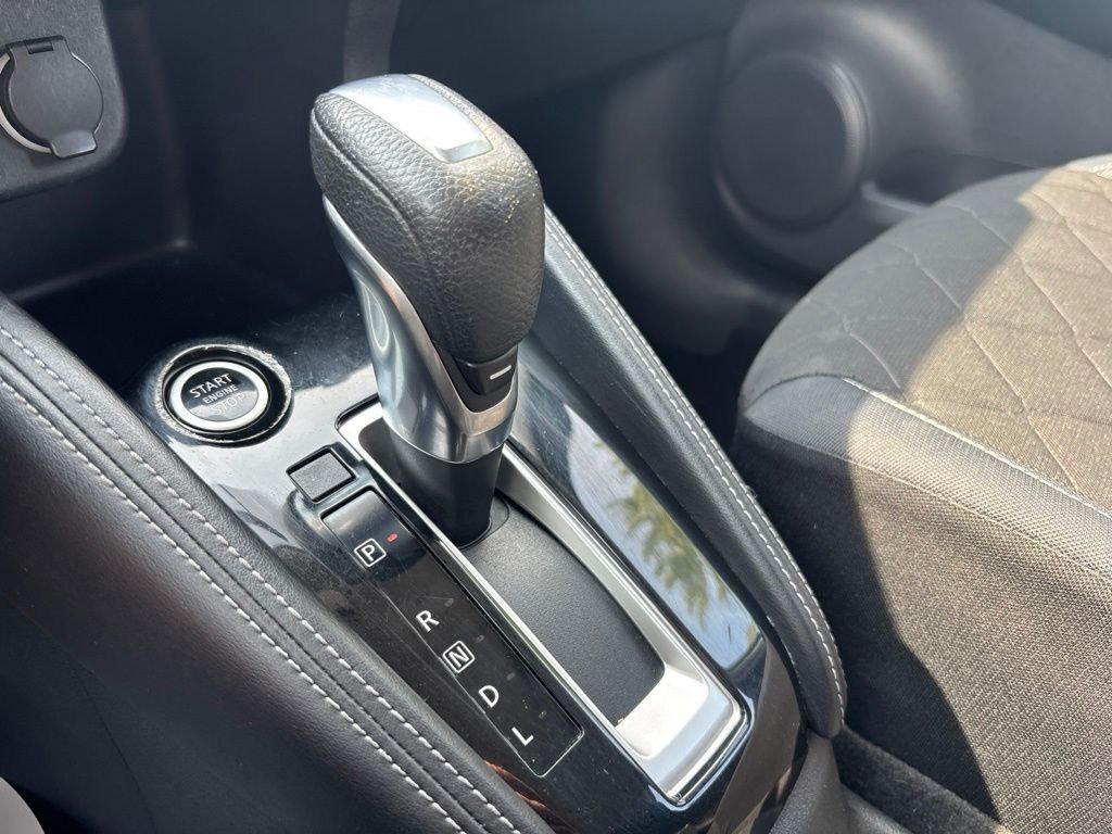 Used 2018 Silver Nissan S image 28