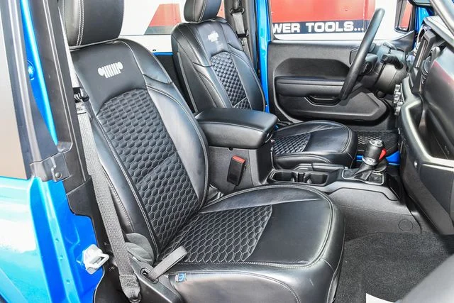 Used 2022 Blue Jeep Sport image 21