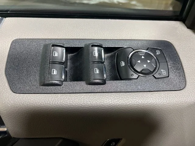 Used 2020 Black Ford XLT image 13