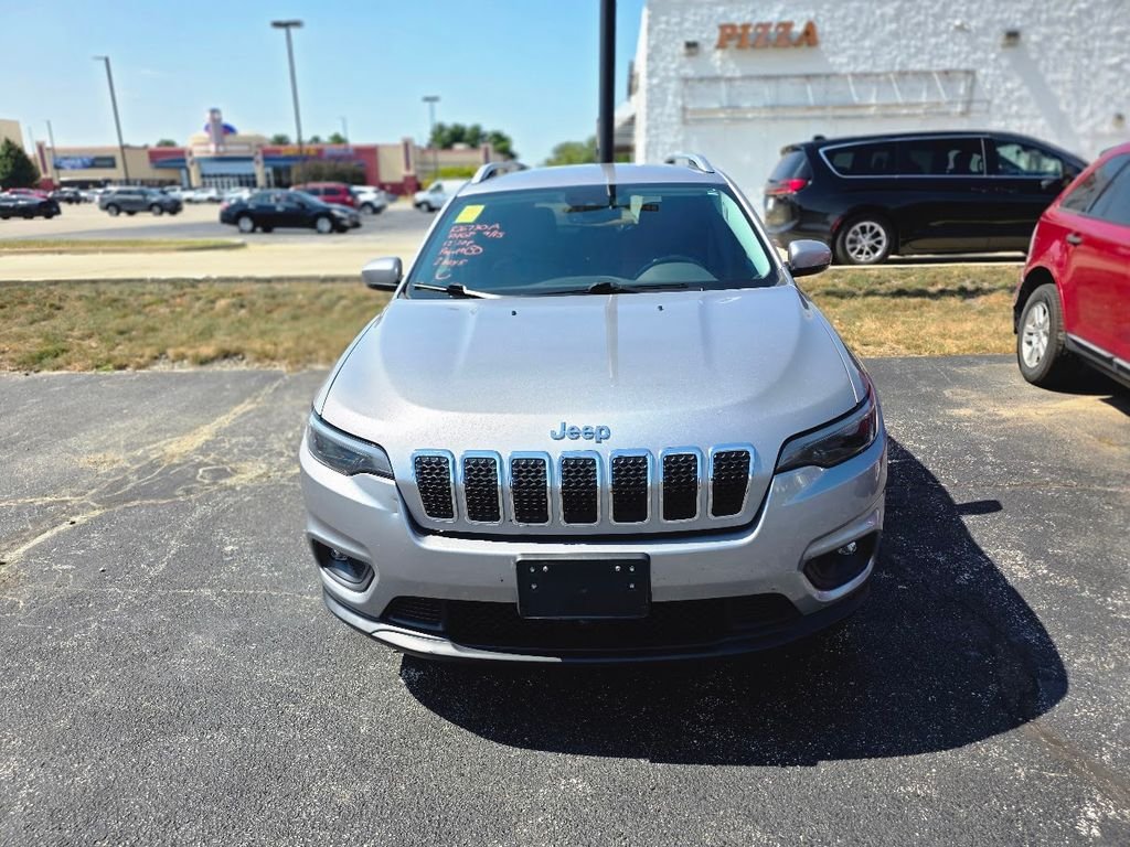 Used 2021 Billet Silver Metallic Clearcoat Jeep Latitude Lux image 4