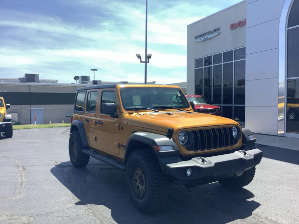 New 2026 Goldilocks Exterior Paint Jeep Sport image 4