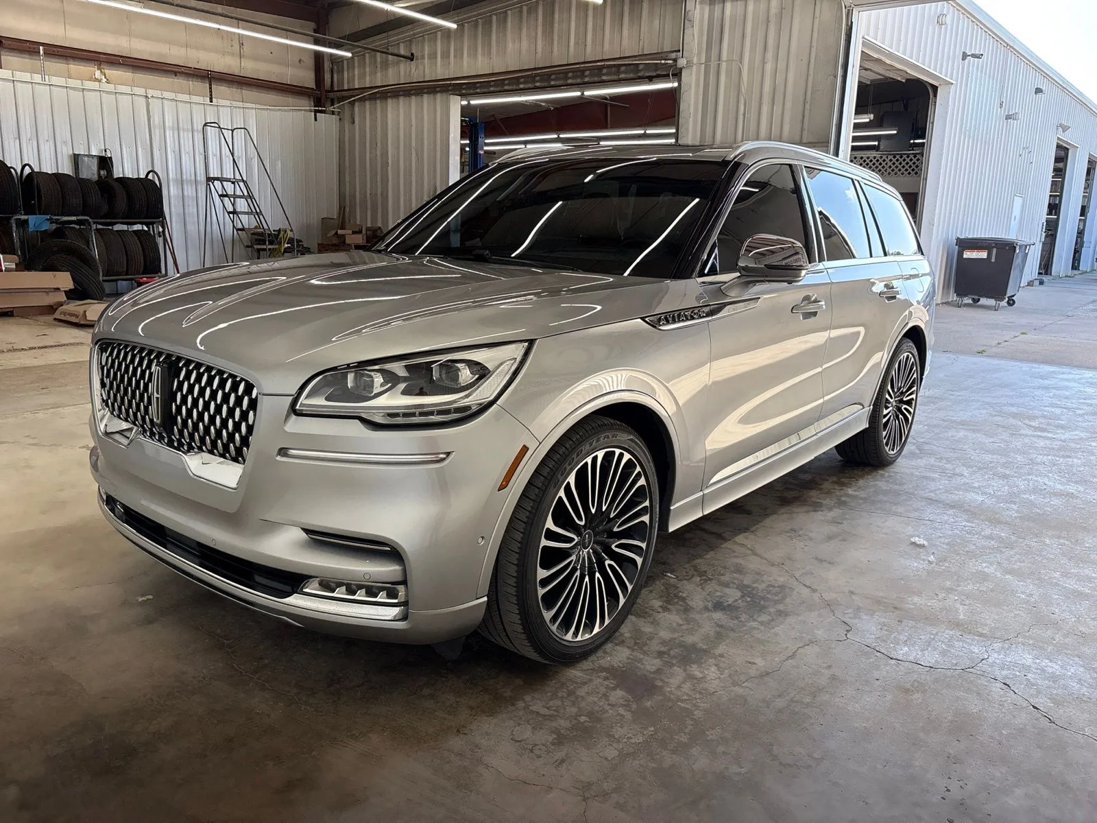 Used 2020 Radiance Metallic Lincoln Black Label image 4