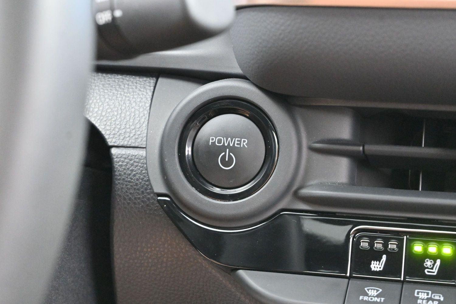 Used 2025  Toyota XLE image 26