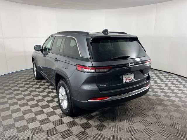 New 2026 Baltic Gray Metallic Clear-Coat Exterior Paint Jeep Laredo X image 3