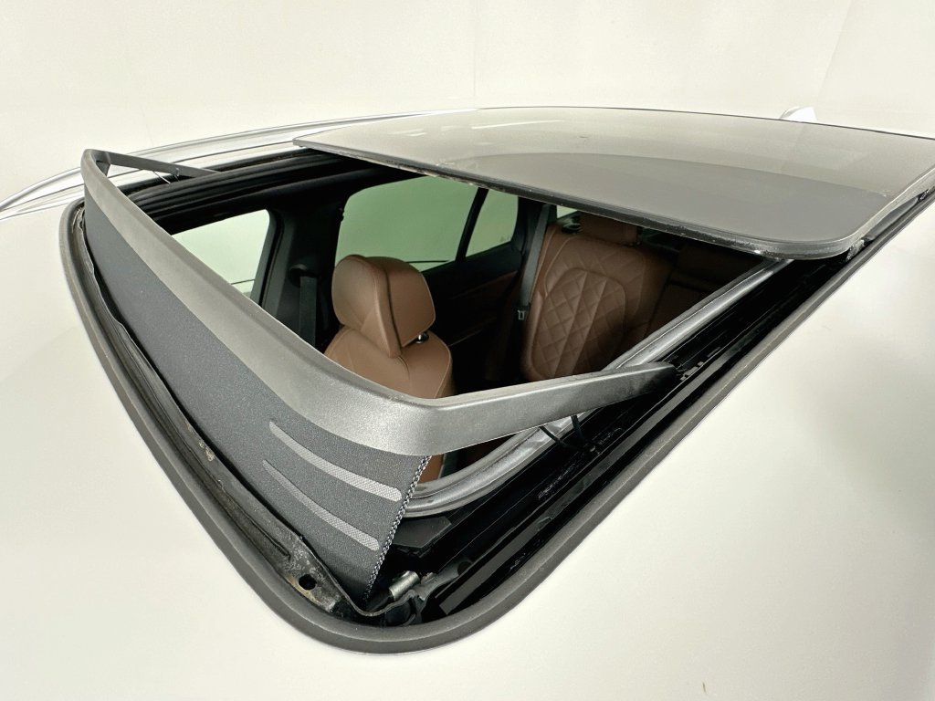 Used 2026 White Metallic BMW xDrive50e image 22