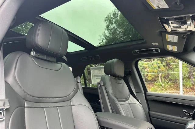 New 2026 Borasco Grey Land Rover Dynamic SE image 15