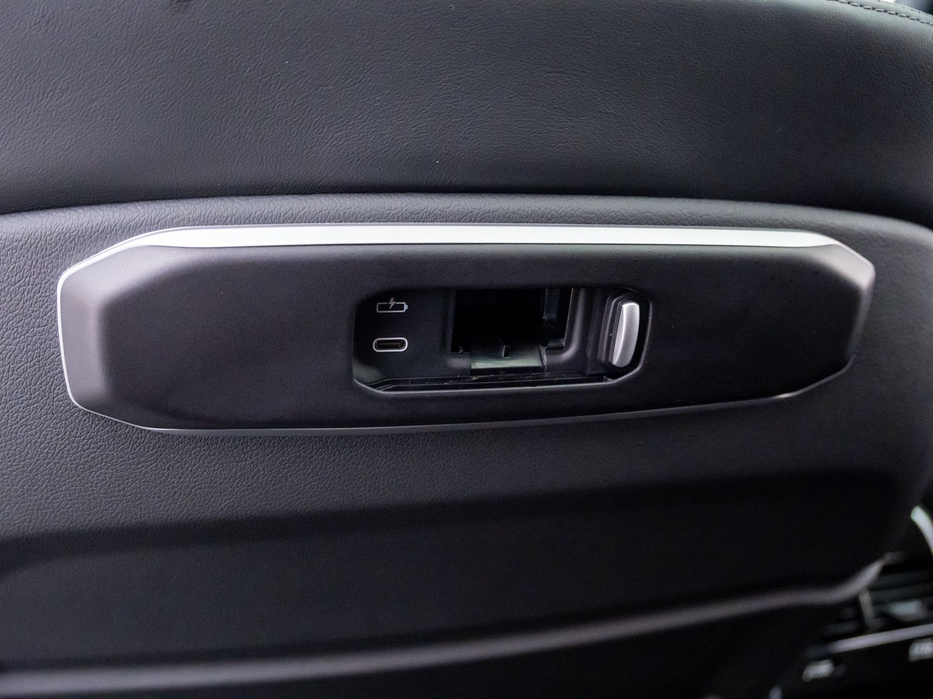 New 2026 Black Sapphire Metallic BMW xDrive50e image 20