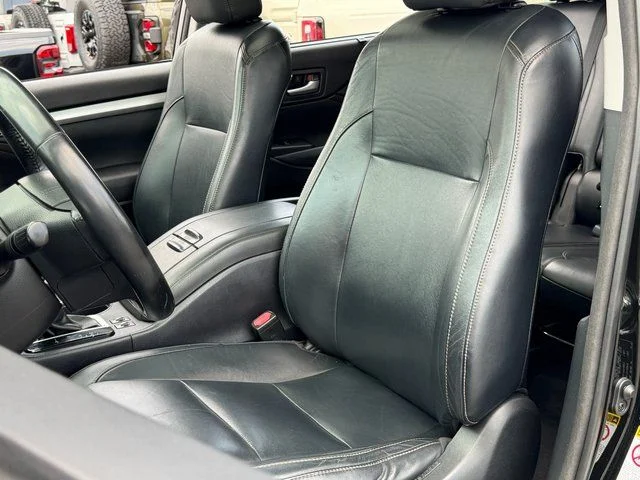 Used 2015 Black Toyota XLE V6 image 9