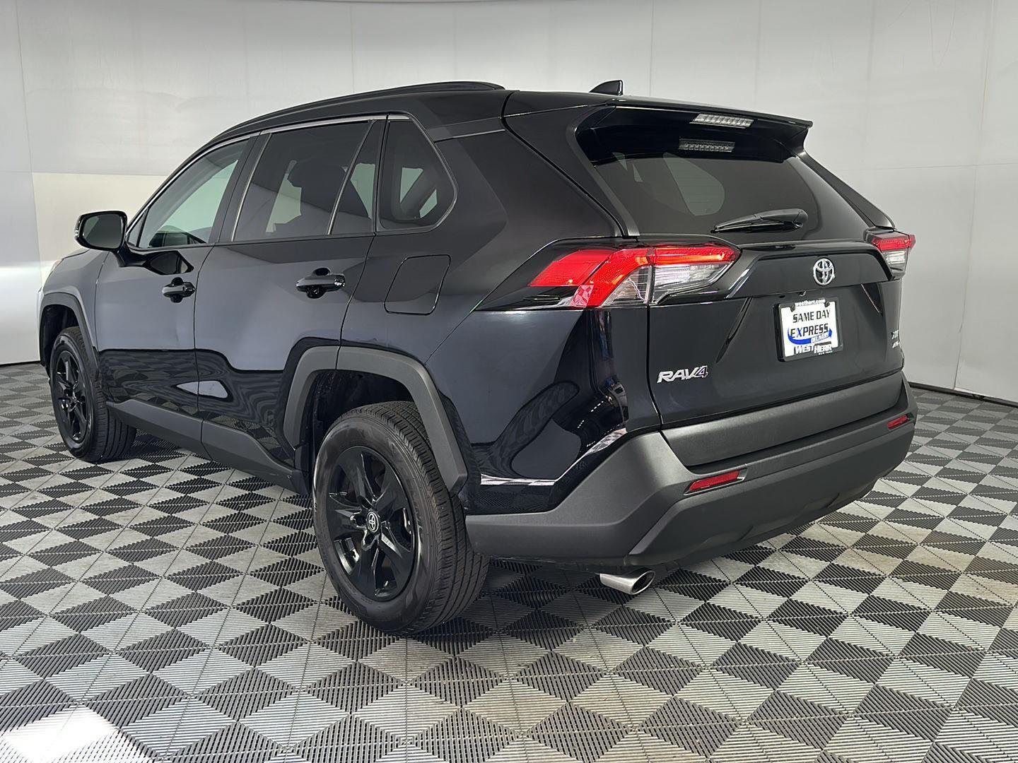 Used 2024 Midnight Black Metallic Toyota XLE image 5