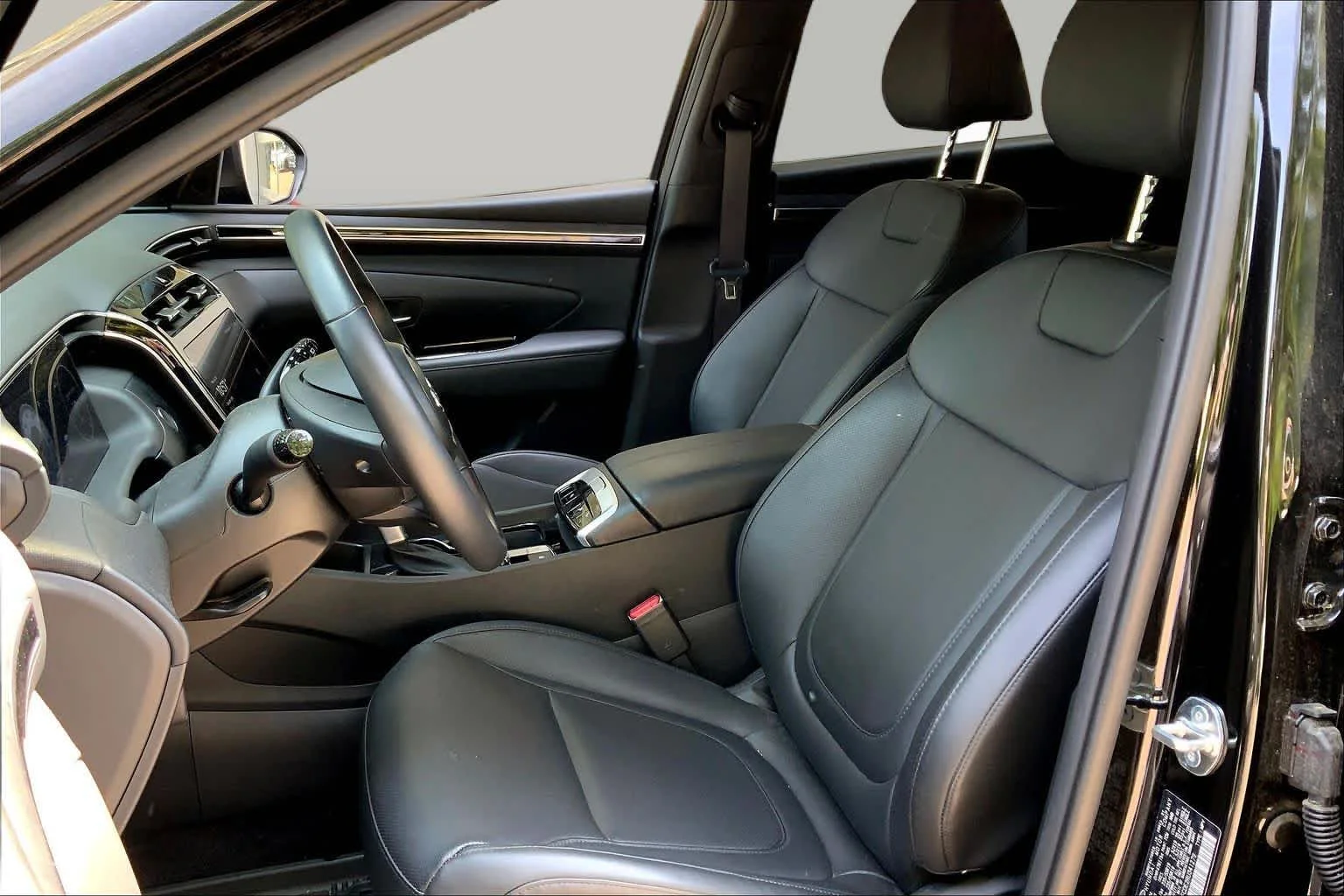 Used 2024 Black Pearl Hyundai XRT image 9