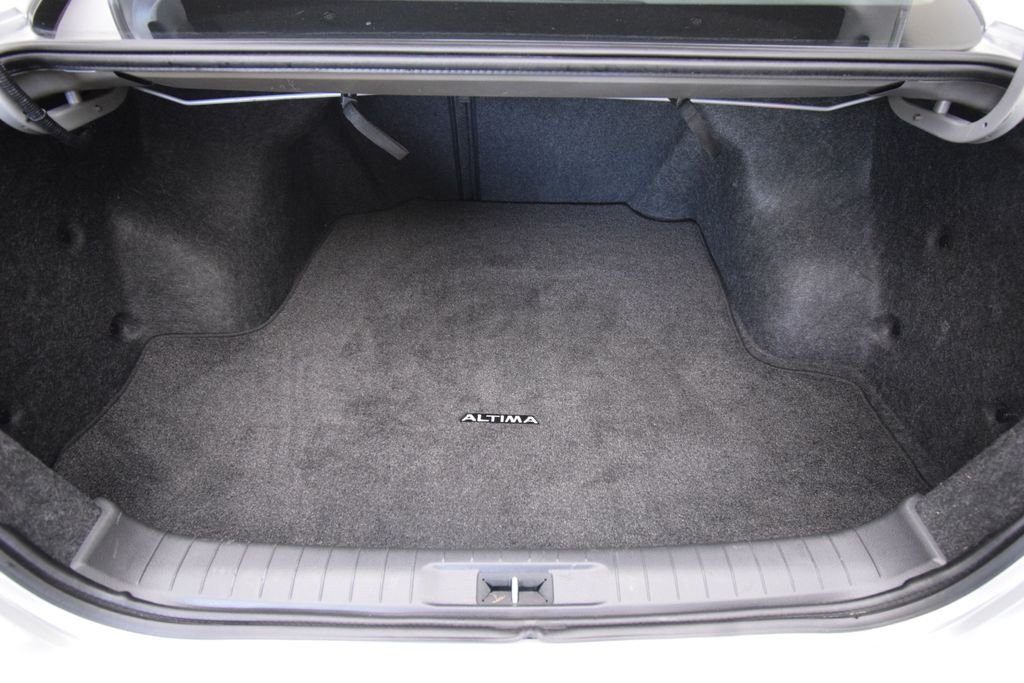 Used 2016 Silver Nissan 2.5 SV image 23