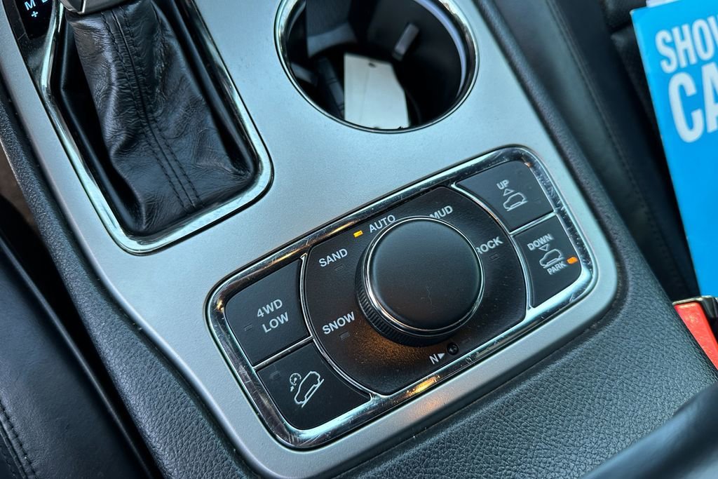 Used 2018 Silver Jeep High Altitude image 22
