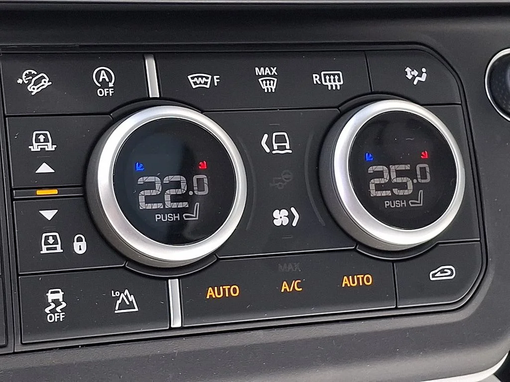 New 2026 Santorini Black Land Rover S image 14