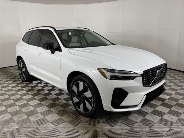 Used 2024 Volvo XC60 Plus with VIN YV4H60DL3R1895607 for sale in Phoenix, AZ