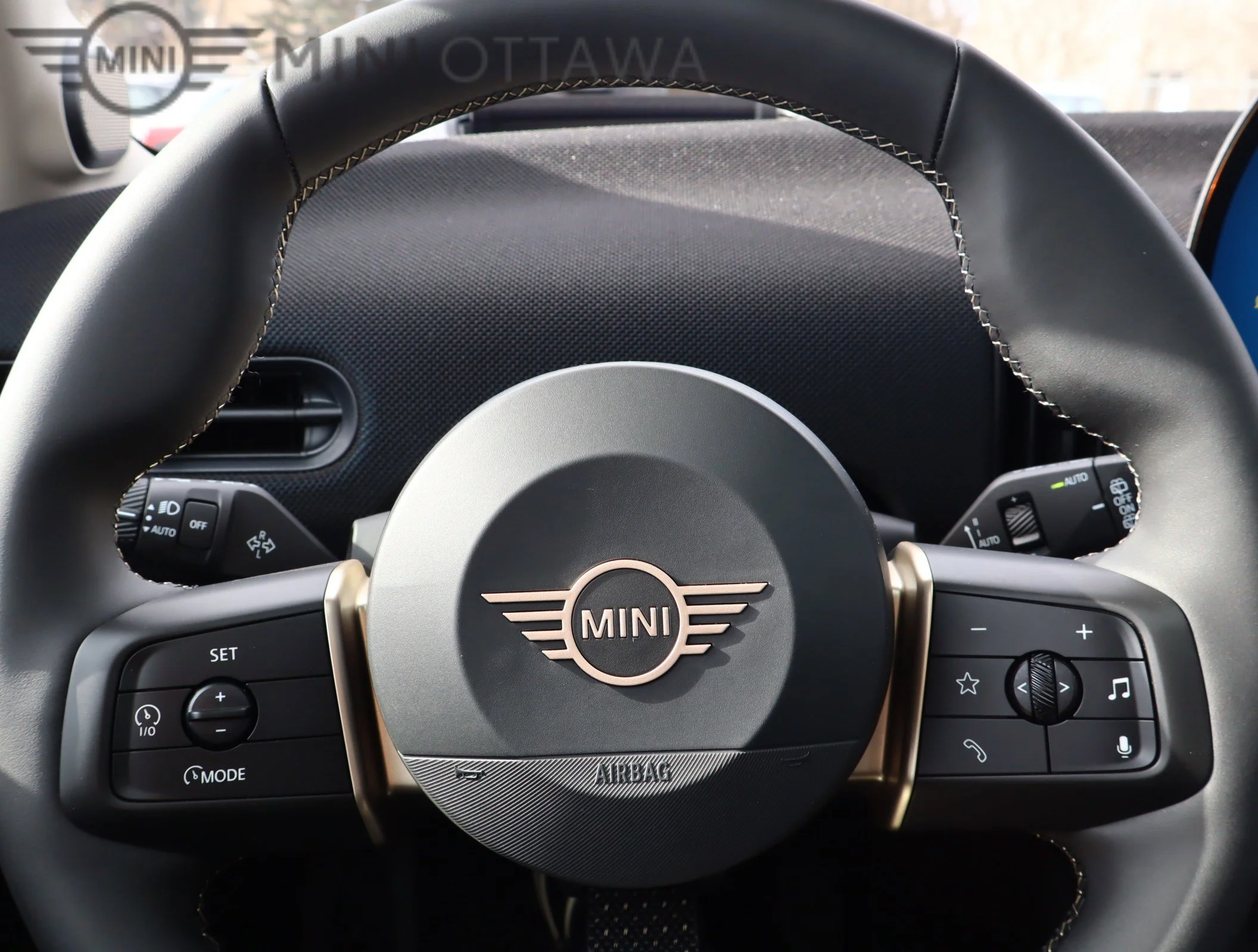 New 2026 Melting Silver III Metallic MINI Cooper C image 6