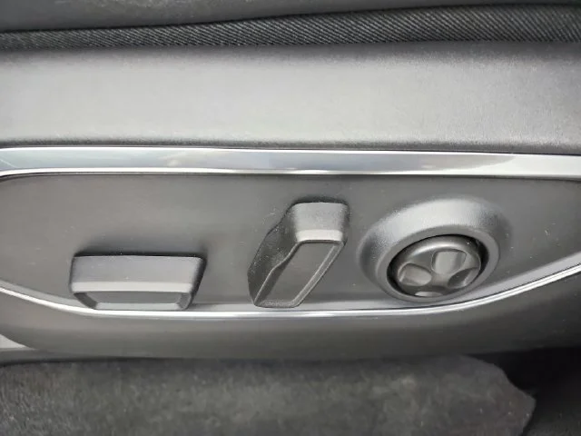 New 2026 Steel Blue Exterior Paint Jeep Limited Reserve image 20