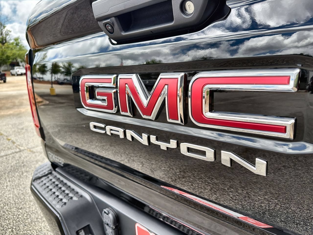 New 2026 Onyx Black GMC Elevation image 27
