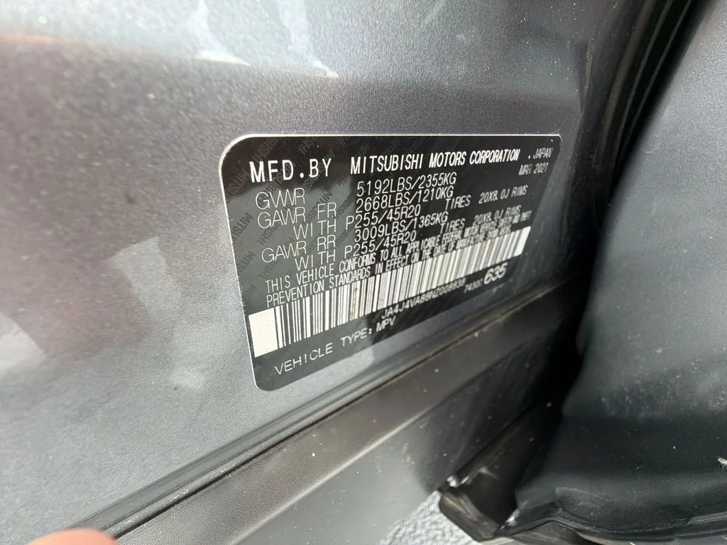 Used 2022 Gray Mitsubishi SEL image 19
