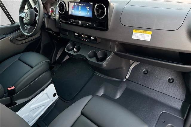 New 2026 Arctic White Mercedes-Benz  image 51