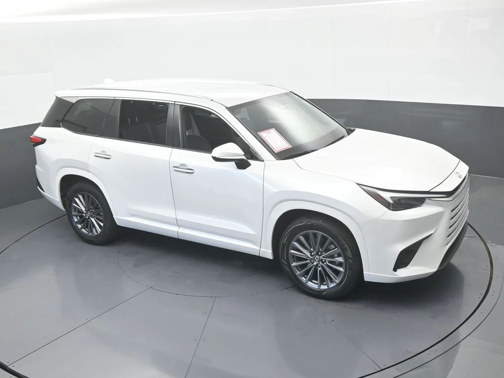 Used 2024 White Lexus 350 Premium image 52