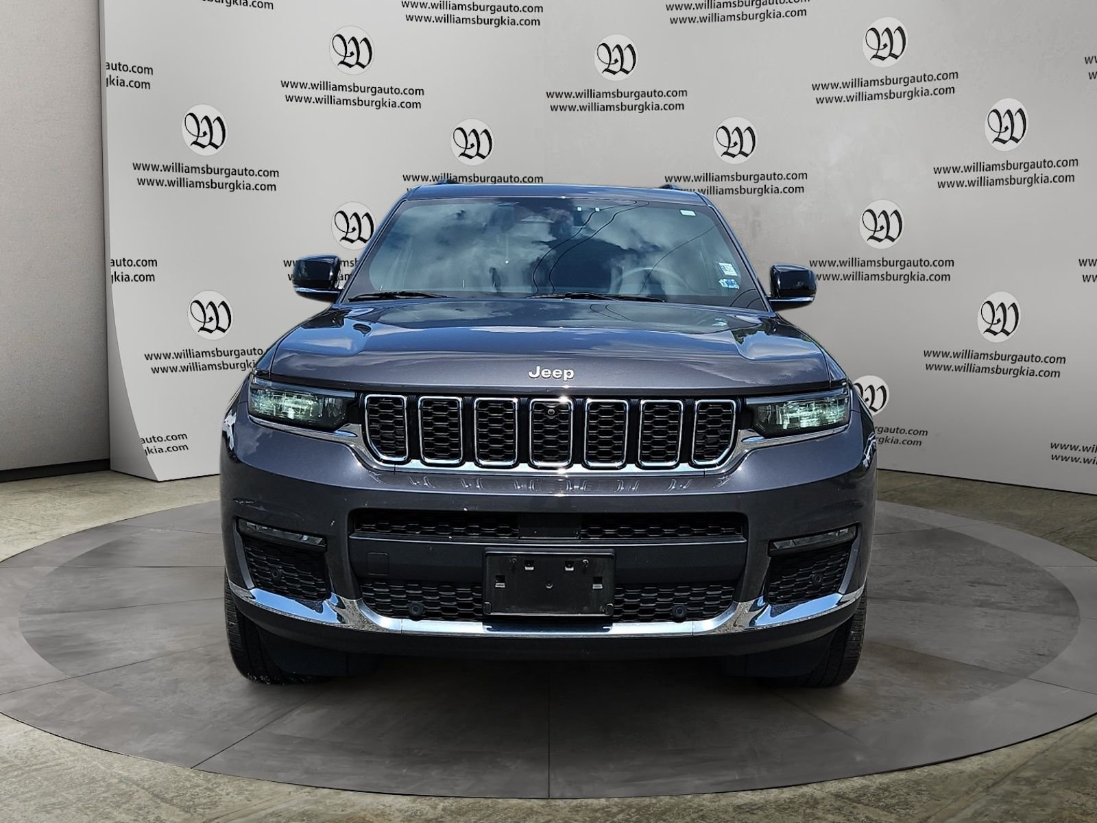 Used 2024 Gray Jeep Limited image 8